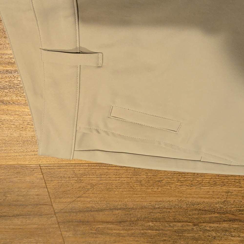NWT Men's Vuori Cascade Tech Chino Pant. In Color Winter Pear. Size W 30" L 30" - Picture 10 of 13